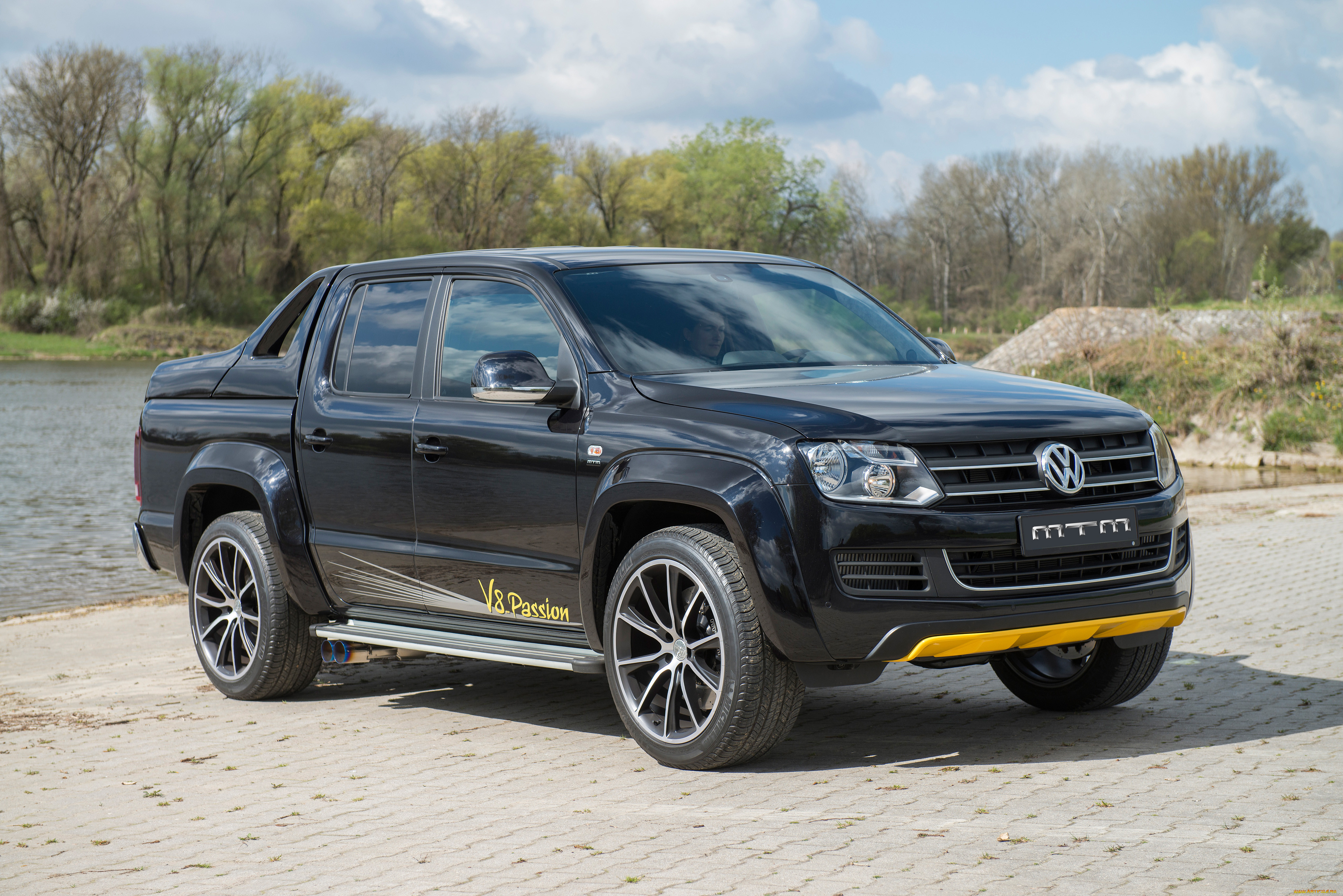 Машина амарок. Фольксваген Амарок 2022. Фольксваген Амарок 2020 черный. VW Amarok 2014. Фольксваген Амарок черный 2014.